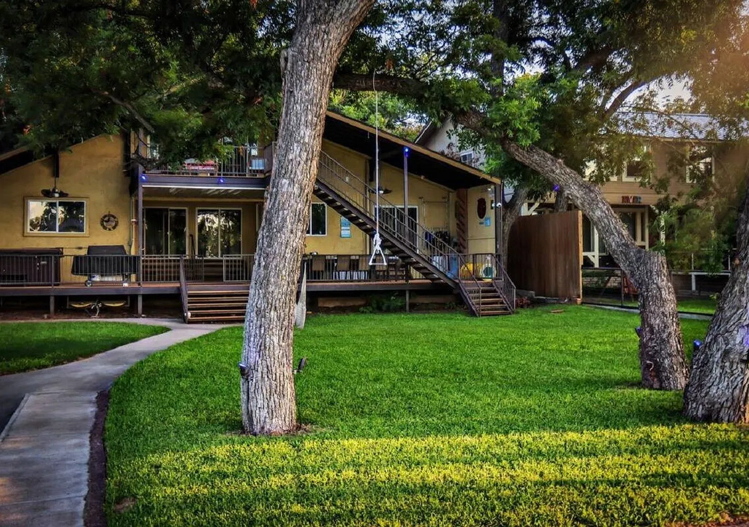 5/3 House On The Brazos River - Summer Living At Its Best — Photo 3