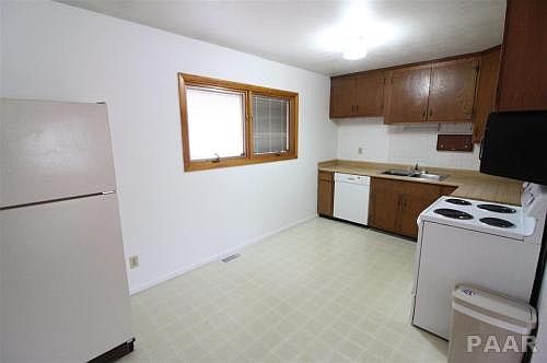 3rd image of 6003 N Rosemead Dr