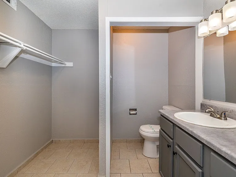 Cimarron Apartments — Photo 122