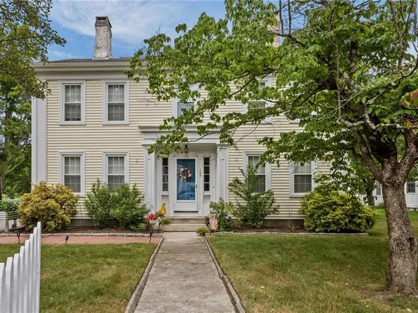 189 Danielson Pike, Scituate, RI 02857