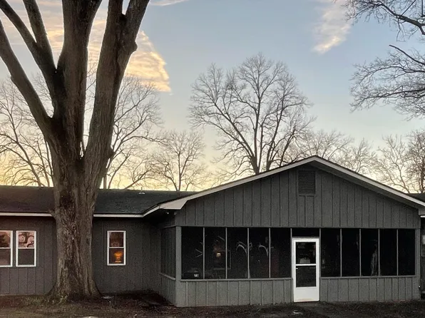 73 Kathryn Dr, Dundee, MS 38626