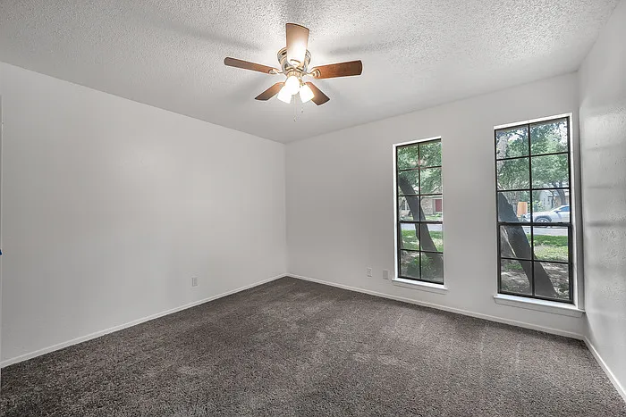 4209 Harcourt Dr — Photo 7