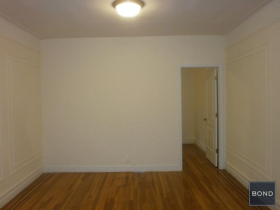4th image of 660 E 242nd St APT 4D