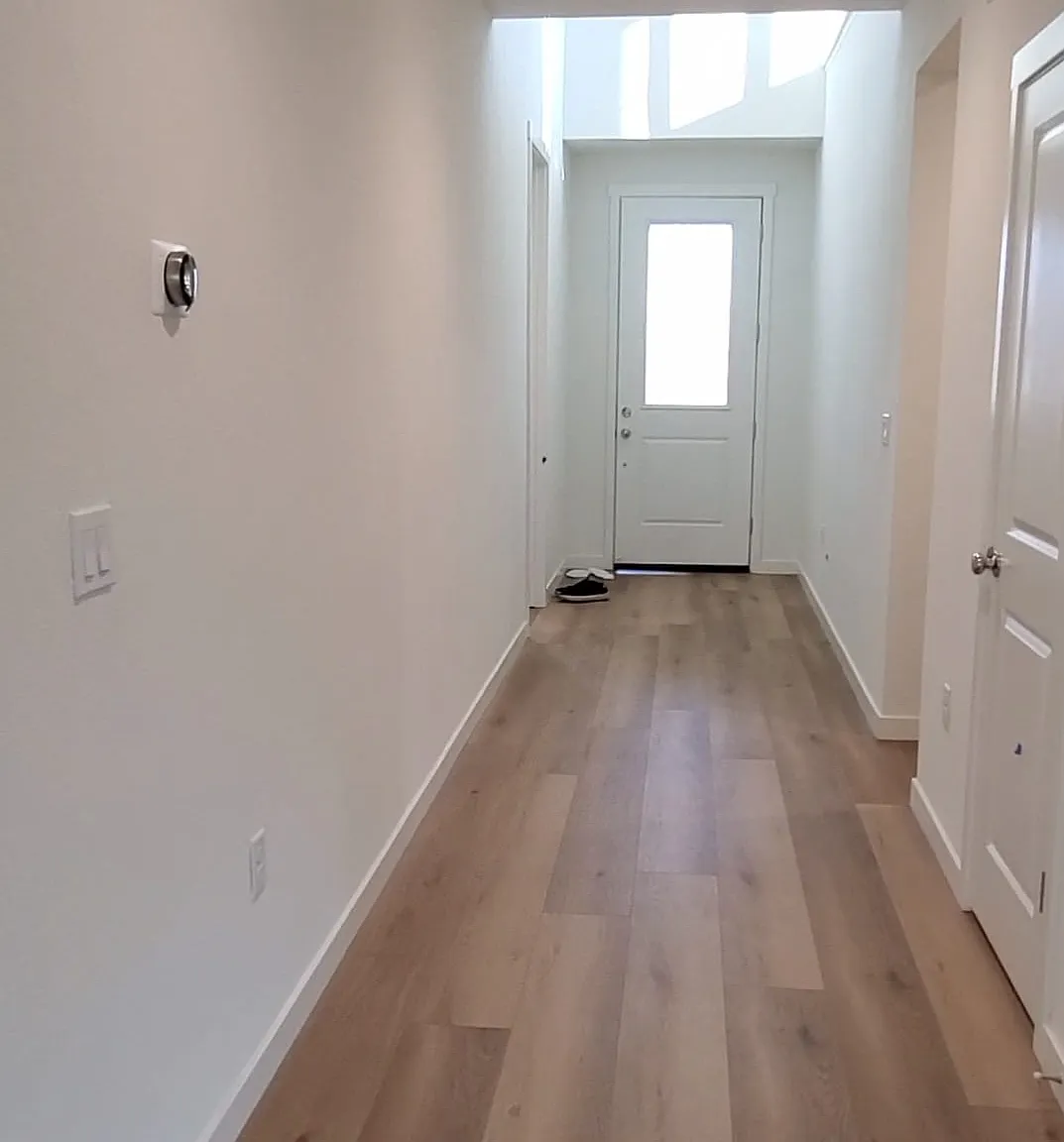 3 bed, 2.5 bath, 2500 sqft, $3,300 — Photo 3