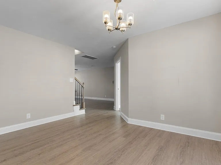618 Battery Ct — Photo 11