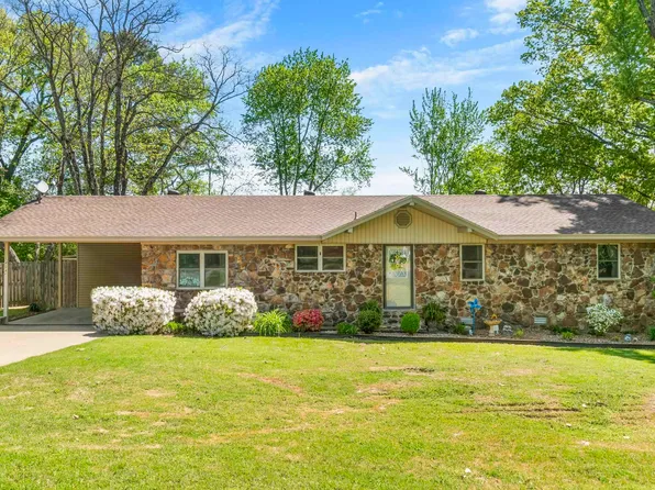 1404 Magee Dr, Searcy, AR 72143