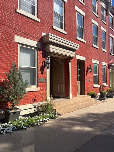 1132 Locust St #301 Photo 1