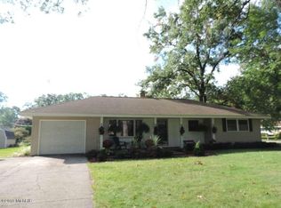 2085 N Manitou Cir, Muskegon, MI