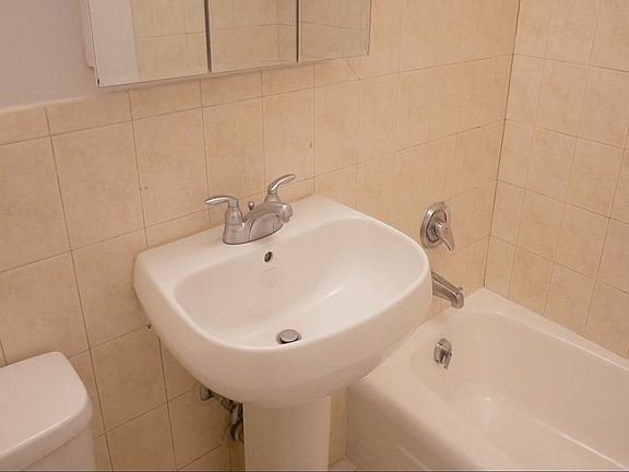 5th image of 2010 Bruckner Blvd APT 1D