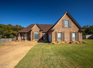 8012 E Shelburne Ln, Southaven, MS 38672