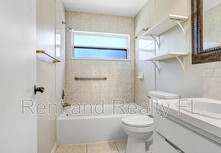 4504 Stonehenge Rd — Photo 8