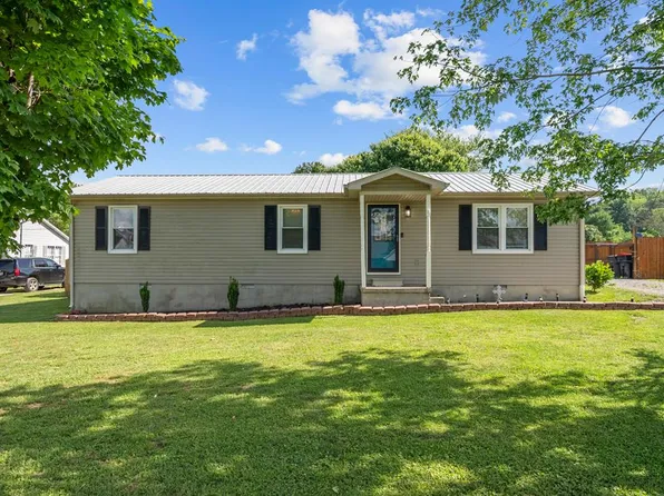 1608 Parker Rd, Sparta, TN 38583