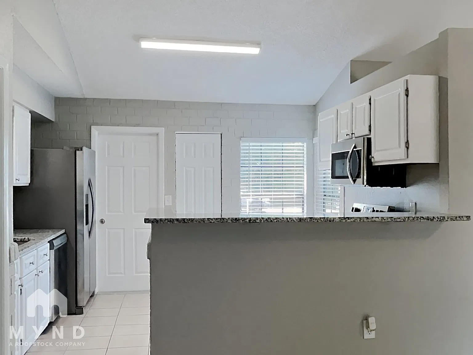 3 bed, 2.0 bath, 1268 sqft, $1,825 — Photo 3
