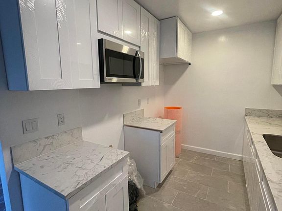 2nd image of 1020 College View Dr APT 5