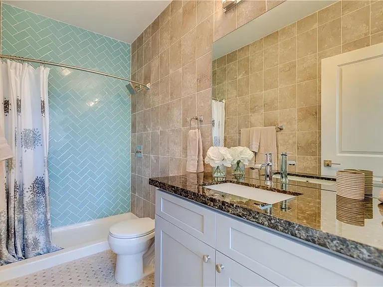 1558 NE 34th Ct #3C — Photo 2