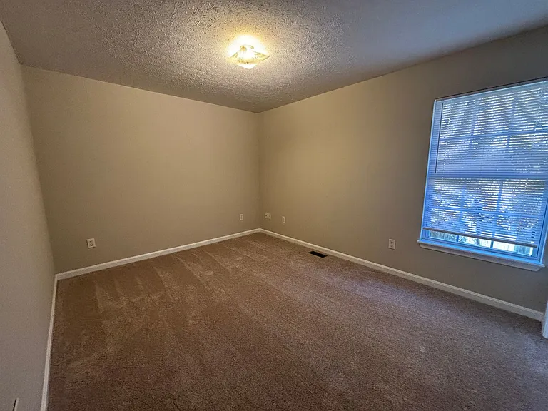 1150-1156 1164 Woodland #DRIVE;-1204 — Photo 11