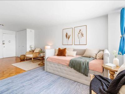 2 Bay Club Dr APT 20Z4, Bayside, NY, 11360
