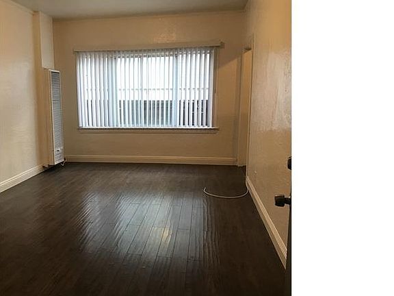 4th image of 1932 W 25th St APT 10