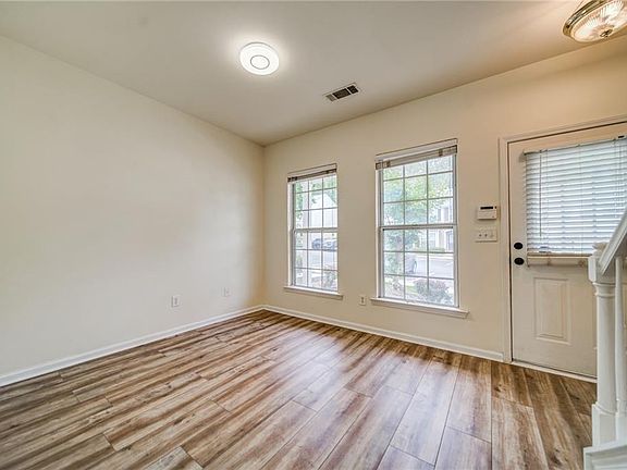 4th image of 3285 Hidden Cove Cir