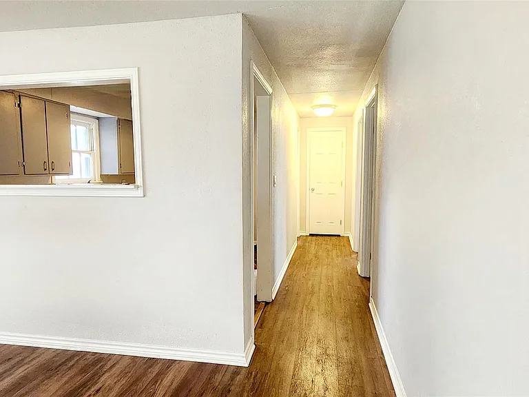 136 W Marion St — Photo 3