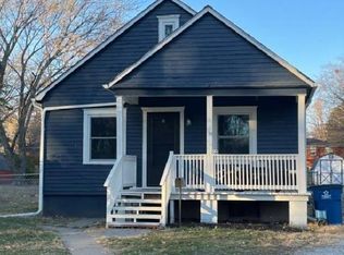 406 NE Forest Ave, Lees Summit, MO 64063