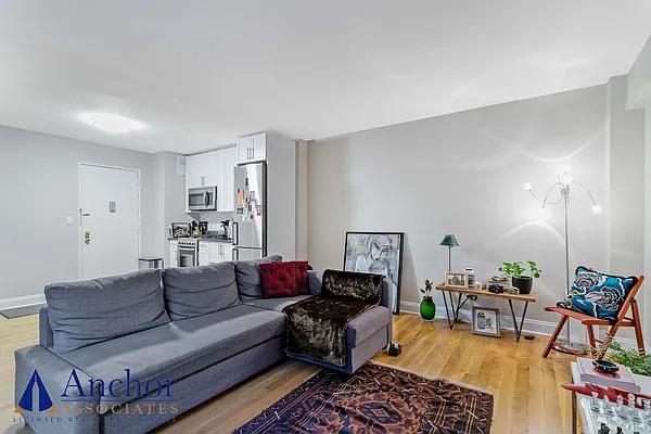 Rented by Anchor Associates | media 13