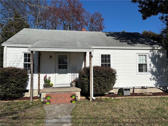 8 Knox Pl, Hampton, VA 23669