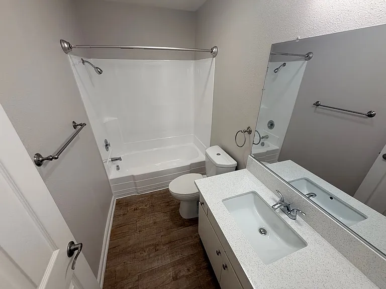 Beach Creek Resort Apartments — Photo 14