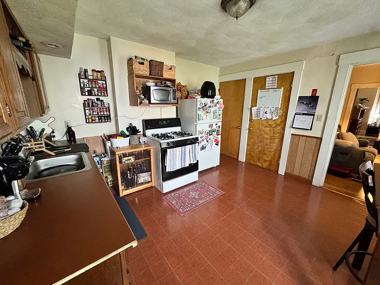 117 Chestnut St #1 — Photo 2
