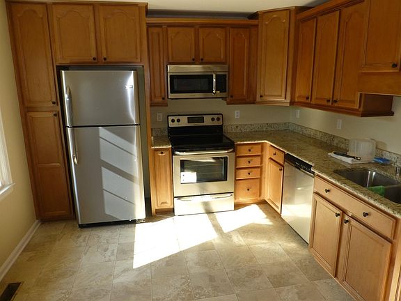 3rd image of 1704 New Orleans Ct