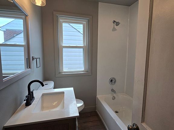 5th image of 5725 Verona Rd #2