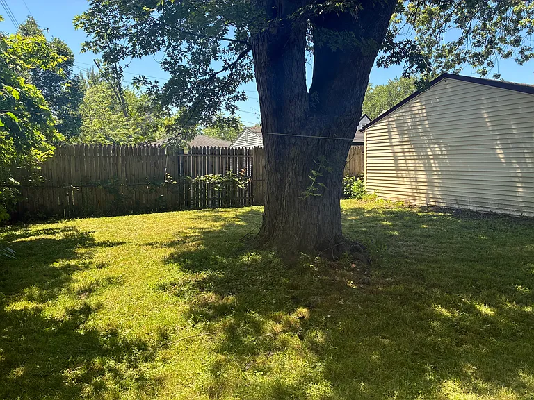 24612 Lauren Ave — Photo 18