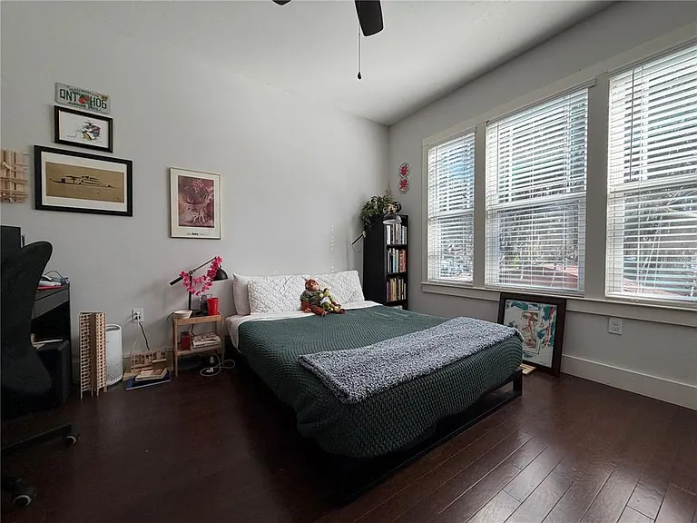 721 NW 10th St #10 — Photo 10