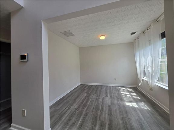 5th image of 3983 Roxberry Hill Ln