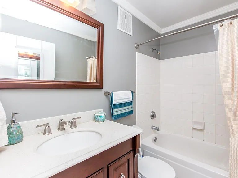 111 W Maple St #2904 — Photo 9