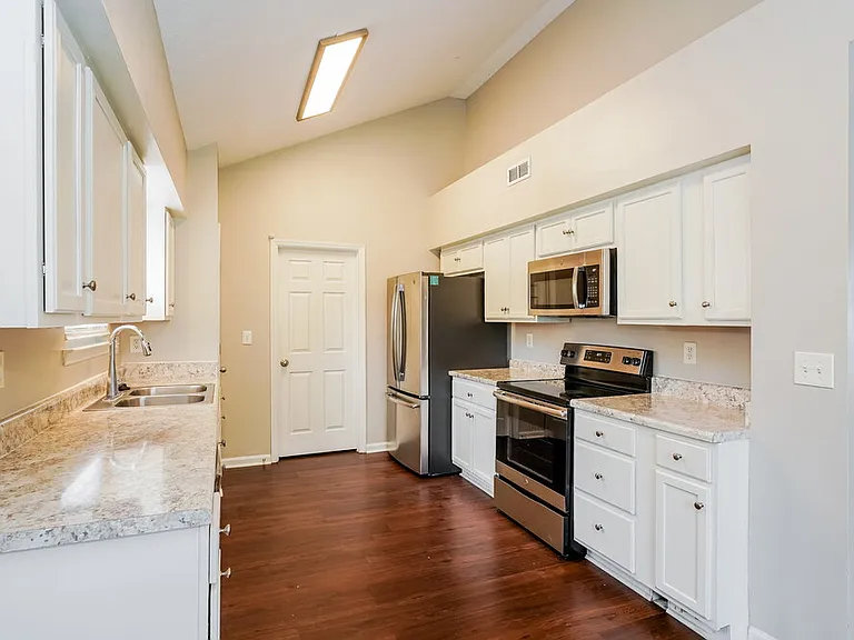 2729 River Bend Dr — Photo 8