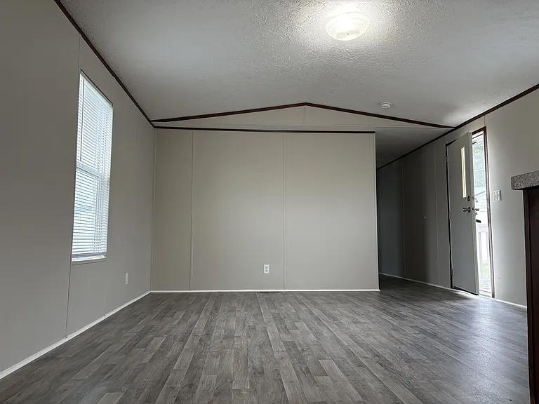 603 Aster Bnd — Photo 2