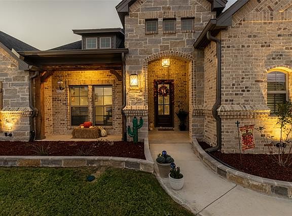 2nd image of 9301 Hidden Pond Dr