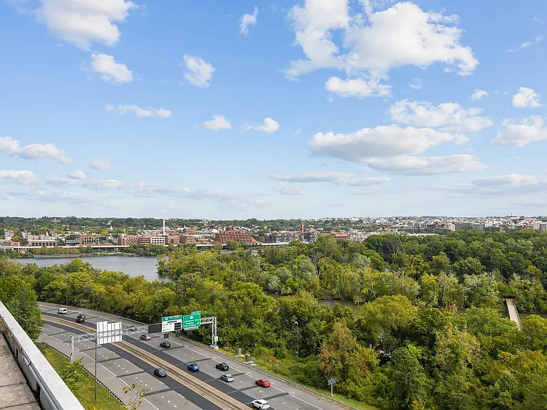 London Normandy House — Photo 12