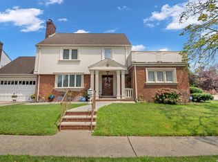 4215 220th St, Flushing, NY 11361
