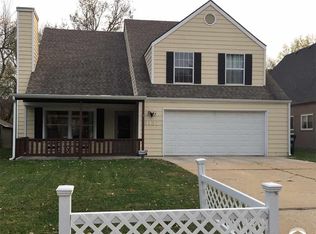 3137 Creekwood Dr, Lawrence, KS 66049