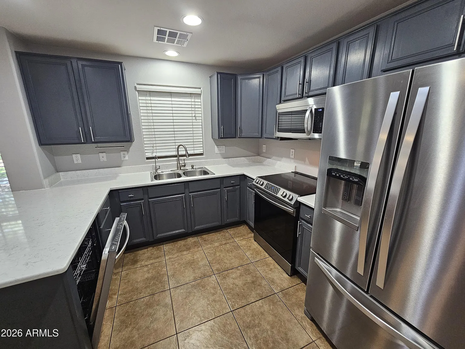 3 bed, 2.5 bath, 1488 sqft, $2,300 — Photo 2