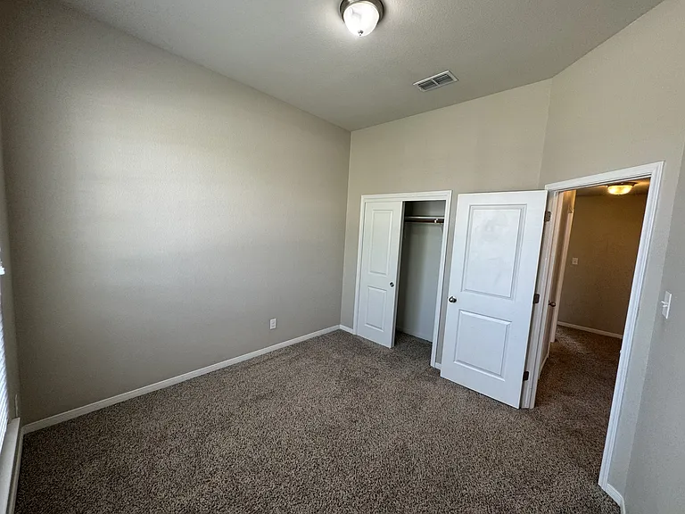 5611 Markham Dr — Photo 16