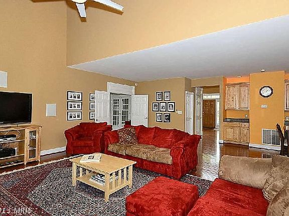 3rd image of 43040 Caledonia Ct