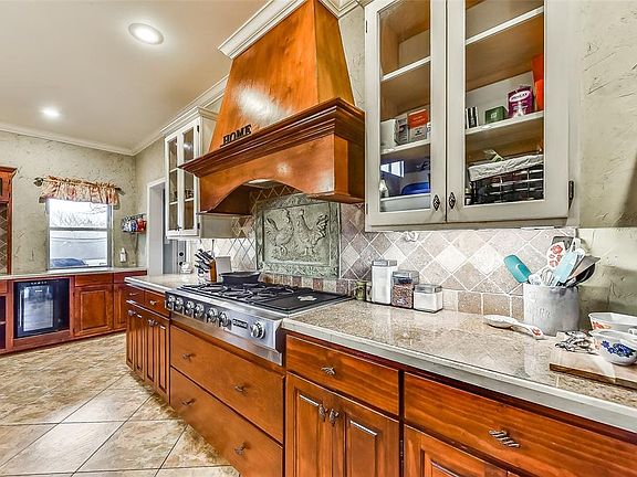 2nd image of 416 Fiddler Ln