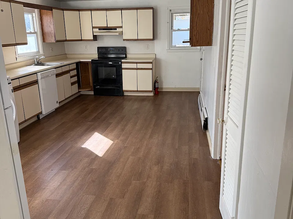146 Church St #1