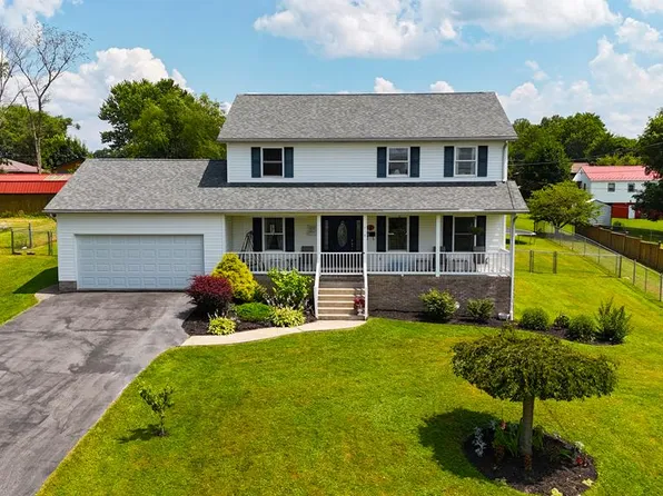 218 E Maple Ave, Fayetteville, WV 25840