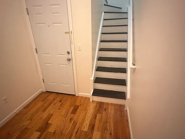 192 Fairview Ave — Photo 4