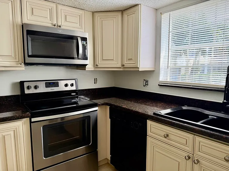 6308 La Costa Dr #D — Photo 7