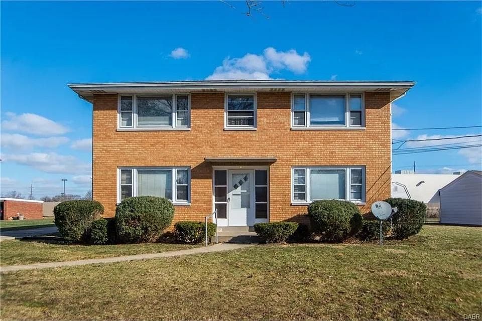 1st image of 4896 Holiday Dr